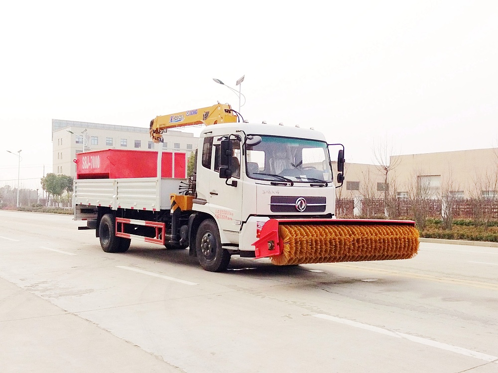 東風(fēng)天錦多功能掃雪車帶起重機