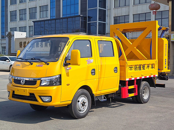 東風(fēng)途逸藍(lán)牌70k防撞緩沖車