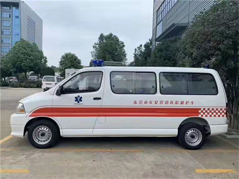 國六金杯新快運救護車（轉運型）