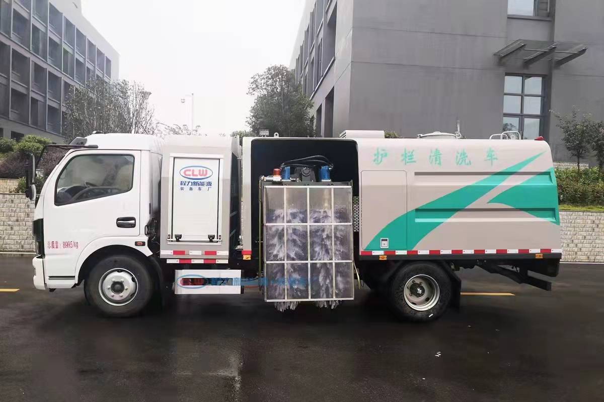 東風凱普特純電動護欄清洗車